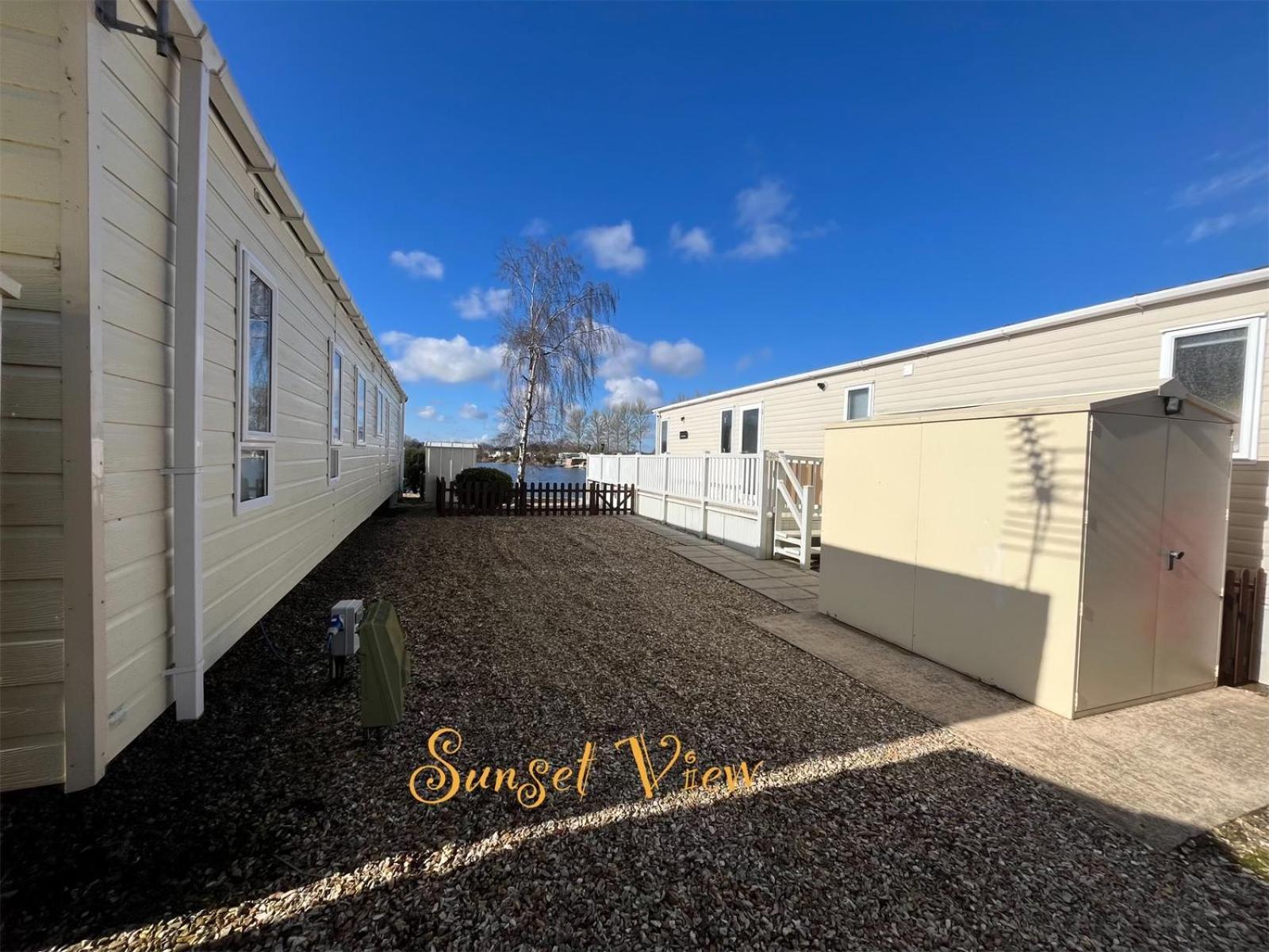 Tattershall Lakes Sunset View Caravan Lakeside, Hot Tub, Garden, Private Fishing Peg & Wifi מראה חיצוני תמונה
