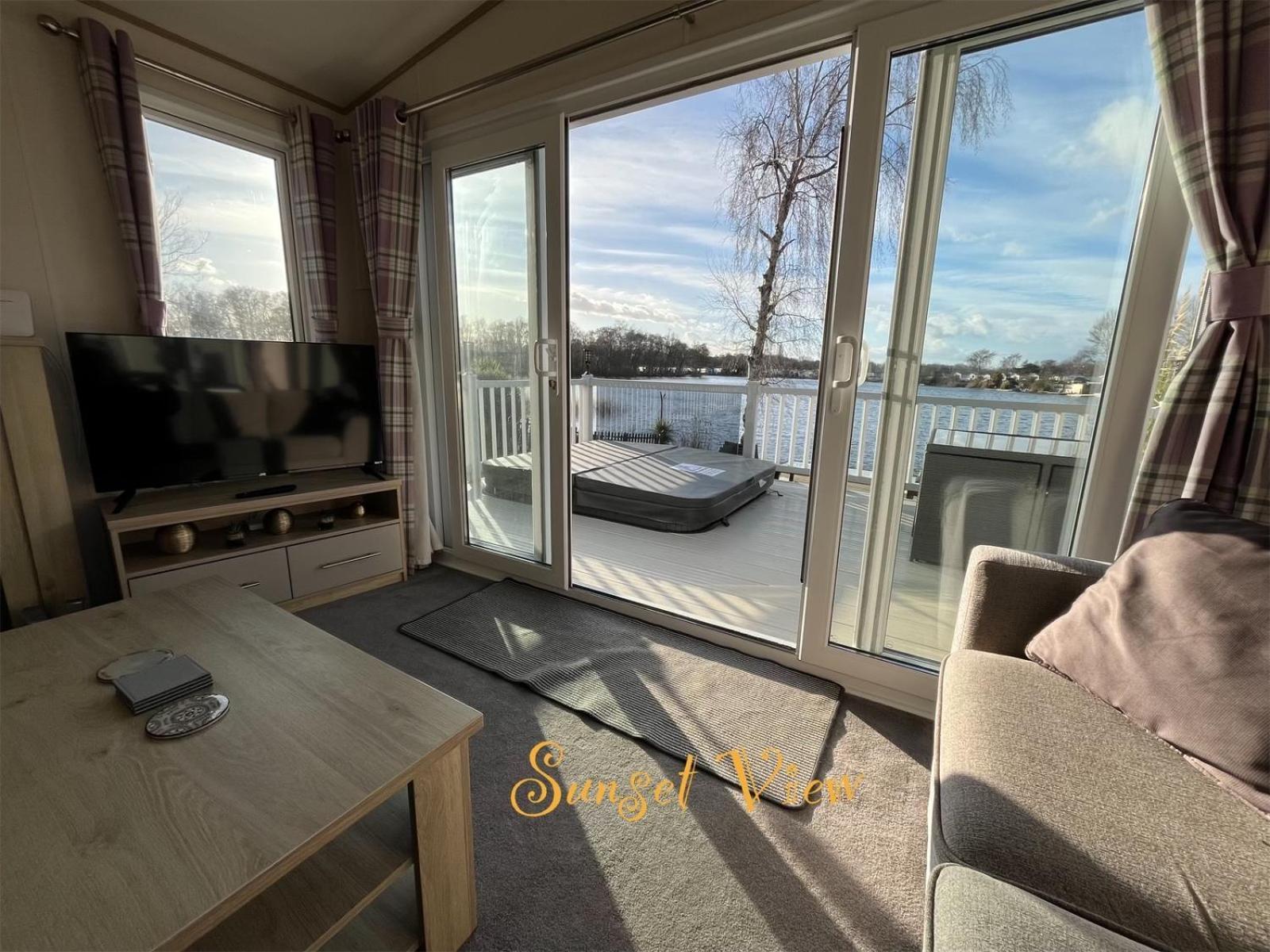 Tattershall Lakes Sunset View Caravan Lakeside, Hot Tub, Garden, Private Fishing Peg & Wifi מראה חיצוני תמונה