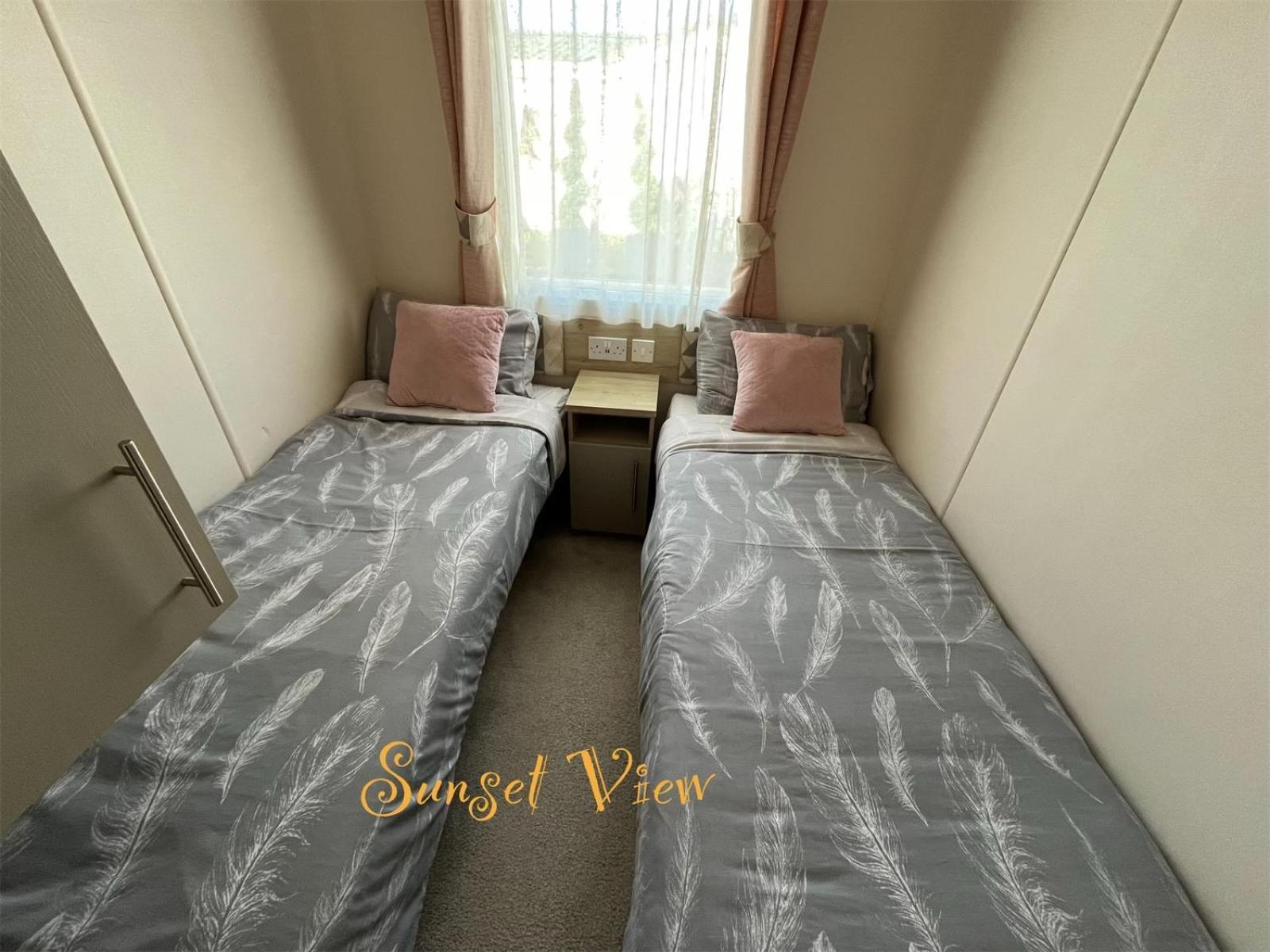 Tattershall Lakes Sunset View Caravan Lakeside, Hot Tub, Garden, Private Fishing Peg & Wifi מראה חיצוני תמונה