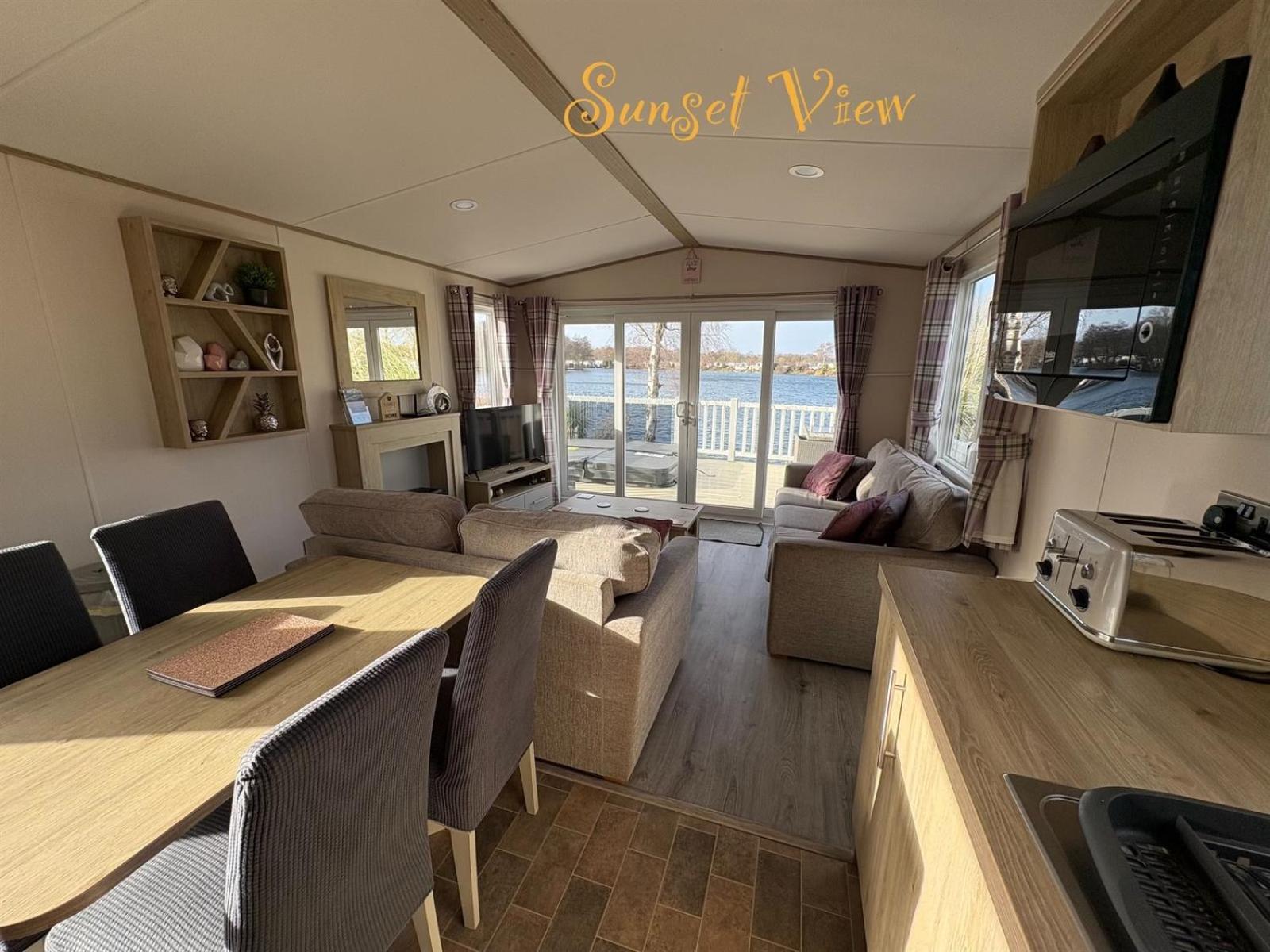 Tattershall Lakes Sunset View Caravan Lakeside, Hot Tub, Garden, Private Fishing Peg & Wifi מראה חיצוני תמונה